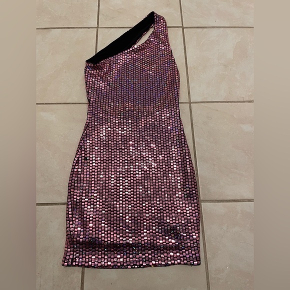 blanc noir Dresses & Skirts - Blanc Noir One-Shoulder Sequin Dress in Pink and Black lining size small
